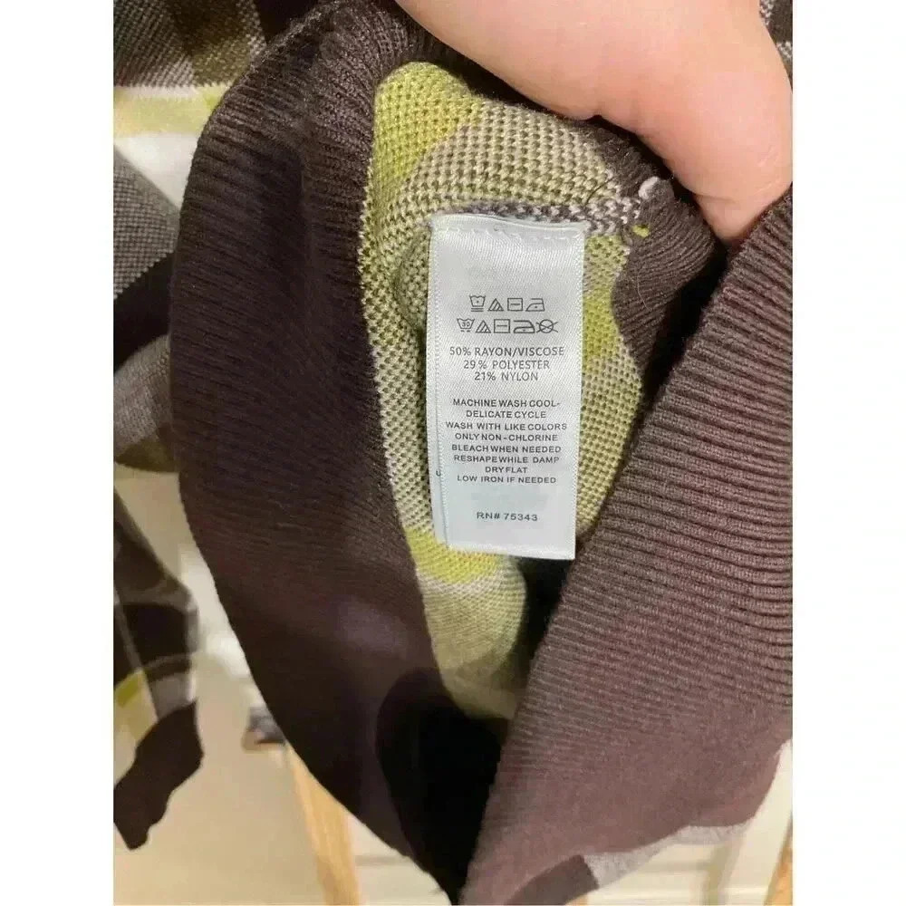 Tahari Plaid Turtleneck Sweater for Women Size Small - Picture 10 of 10